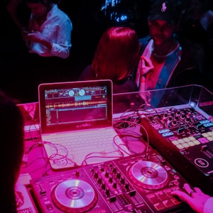 DJ Xavi Reina Feat Sahra Lee Miami Sax Boom Extended